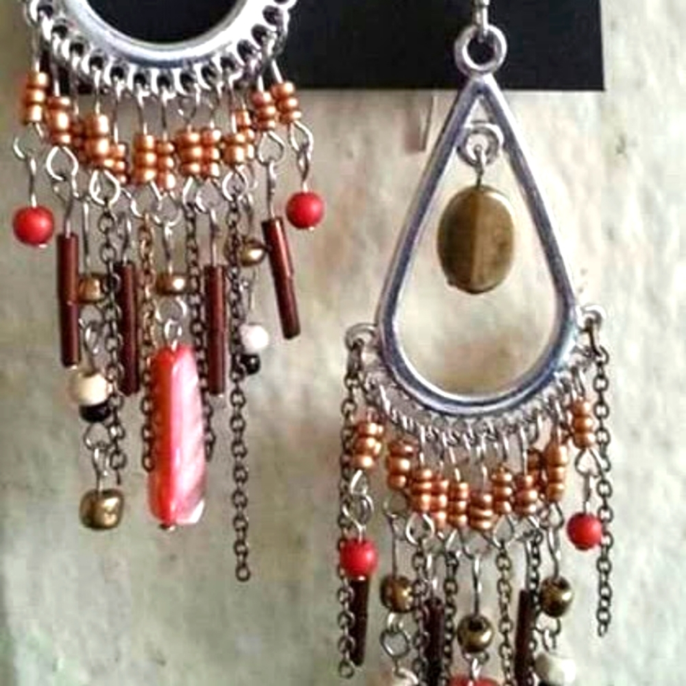 Boho Chic Dangle Fashion Earrings.